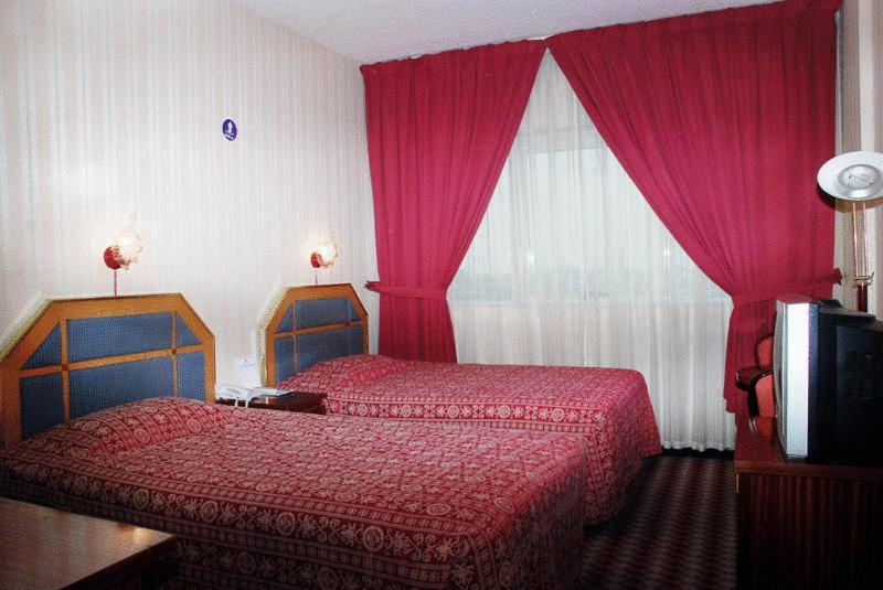 Rafee Hotel Dubai Bagian luar foto